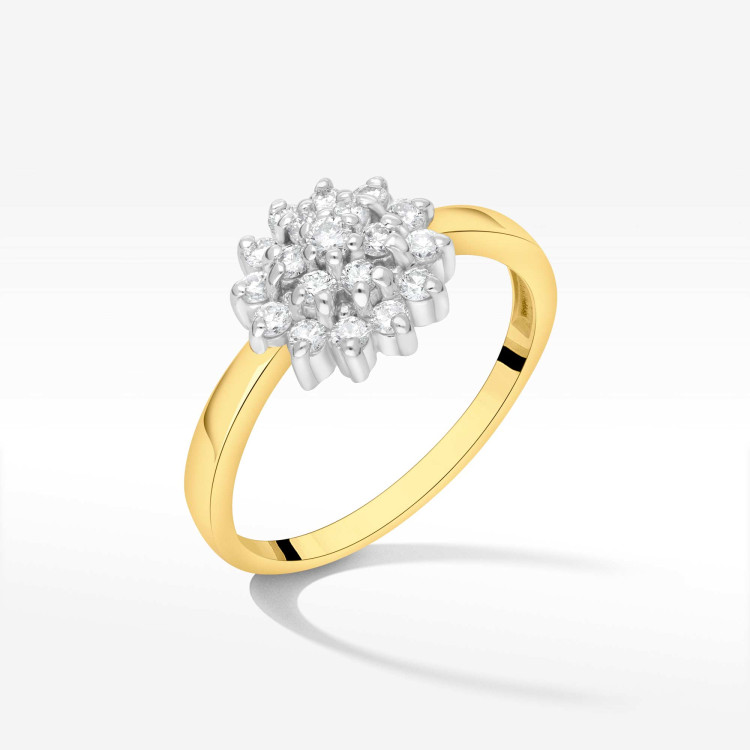 Pierścionek zaręczynowy z diamentami