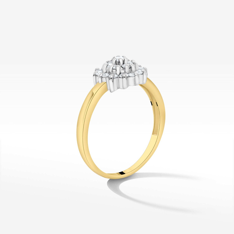 Pierścionek zaręczynowy z diamentami