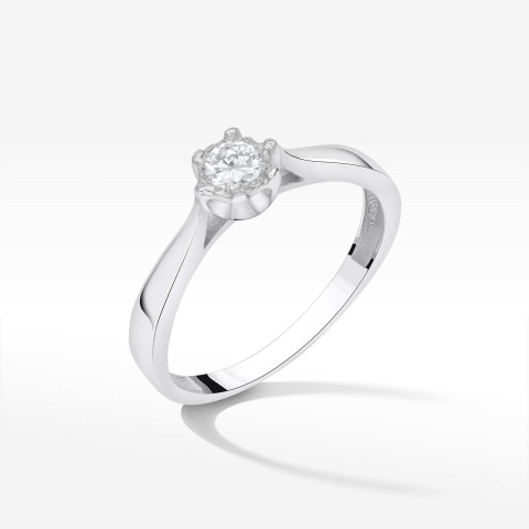 Złoty pierścionek z diamentem