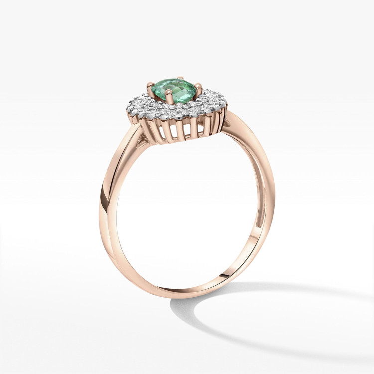 Pierścionek ze złota ze szmaragdem i diamentami