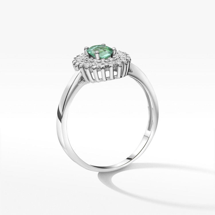 Pierścionek ze złota ze szmaragdem i diamentami