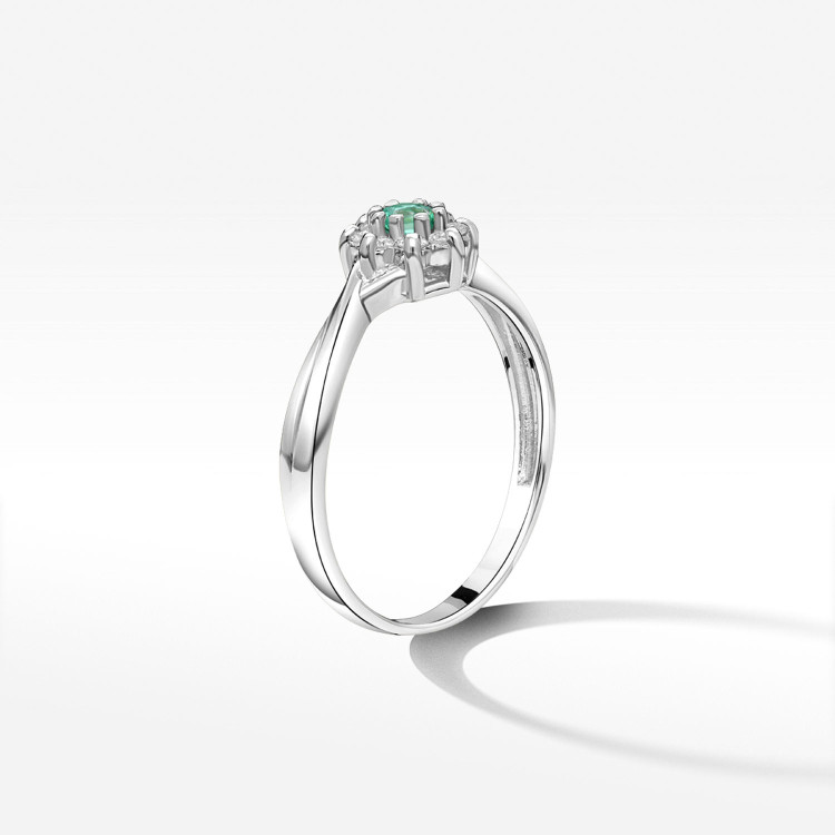 Pierścionek ze złota ze szmaragdem i diamentami