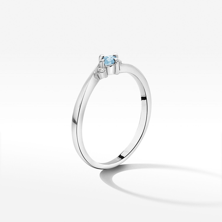 Pierścionek ze złota z topazem i diamentami