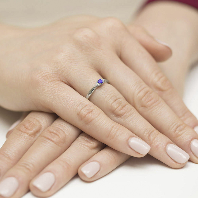 Pierścionek ze złota z tanzanitem