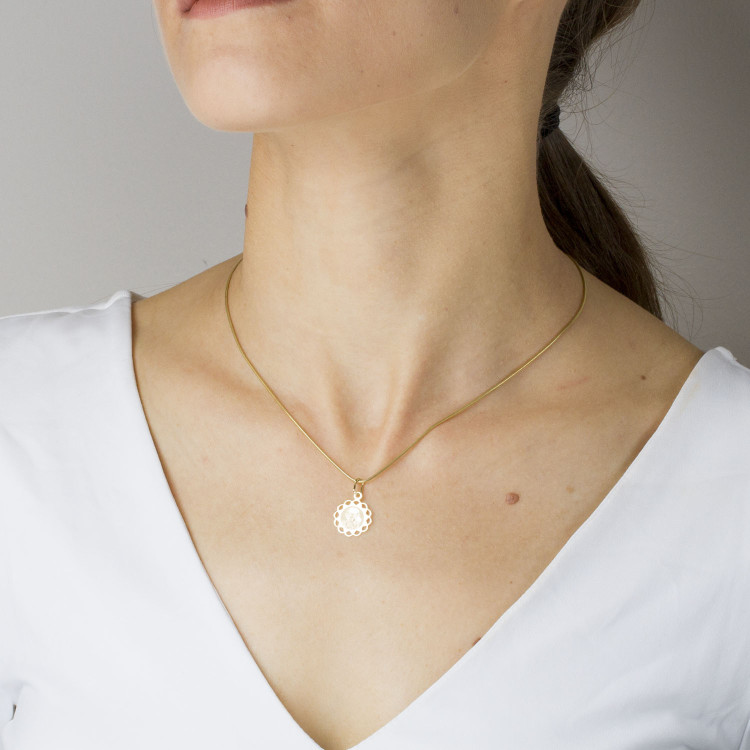 Zawieszka ze złota medalik