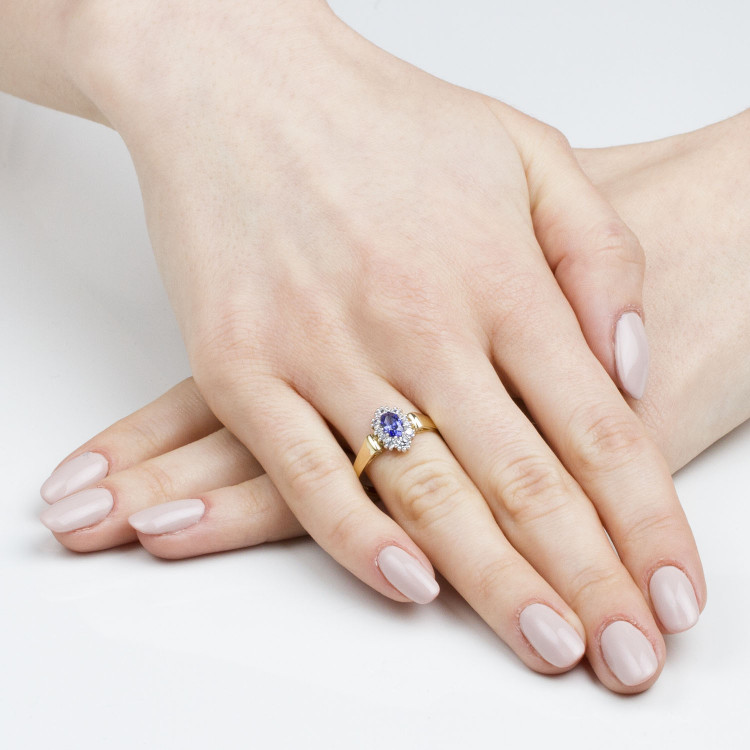 Pierścionek ze złota z niebieską cyrkonią