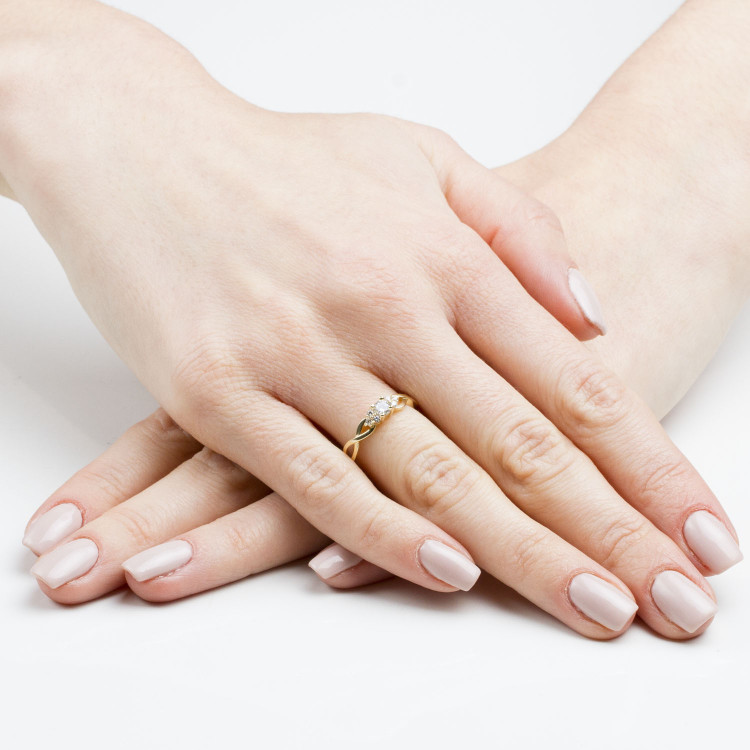 Pierścionek ze złota z cyrkoniami