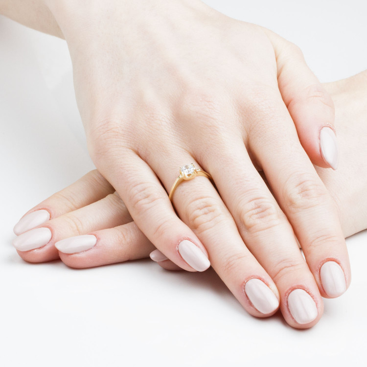 Pierścionek ze złota z cyrkonią