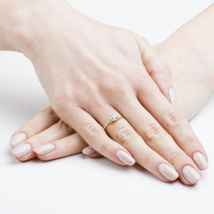 Pierścionek ze złota z cyrkoniami