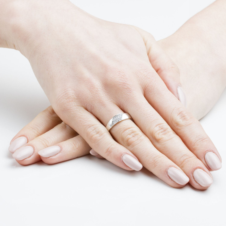 Pierścionek ze złota z cyrkoniami