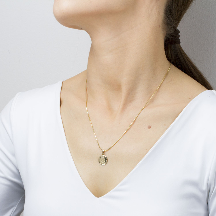 Zawieszka ze złota medalik