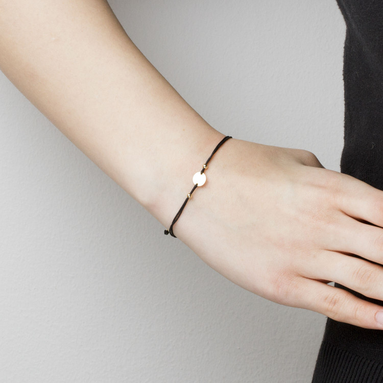 Bransoletka ze złota na sznurku