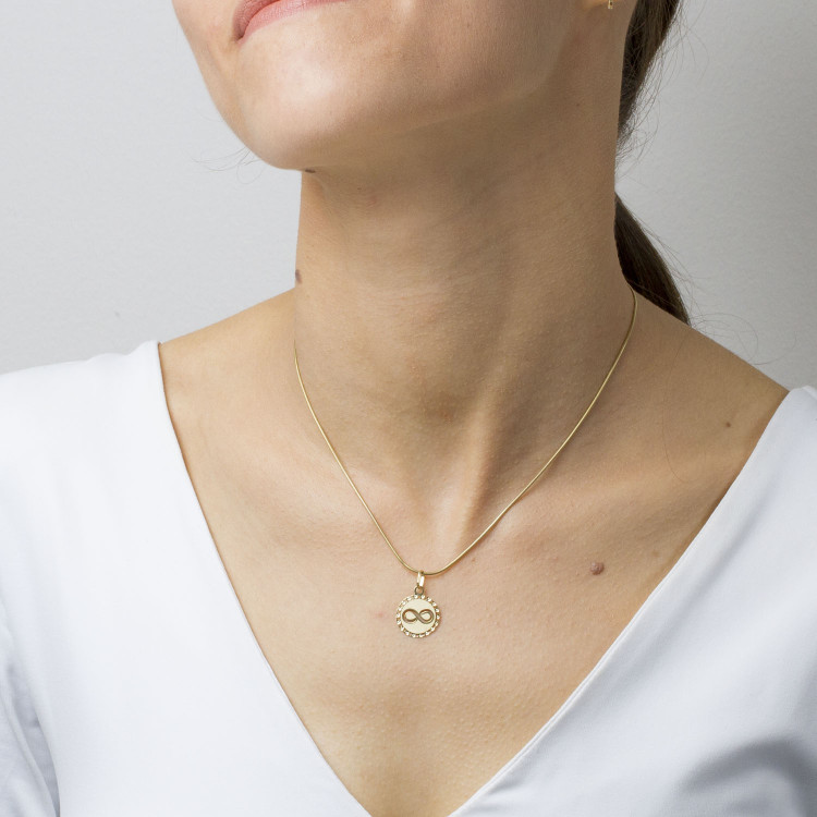 Zawieszka ze złota z nieskończonością