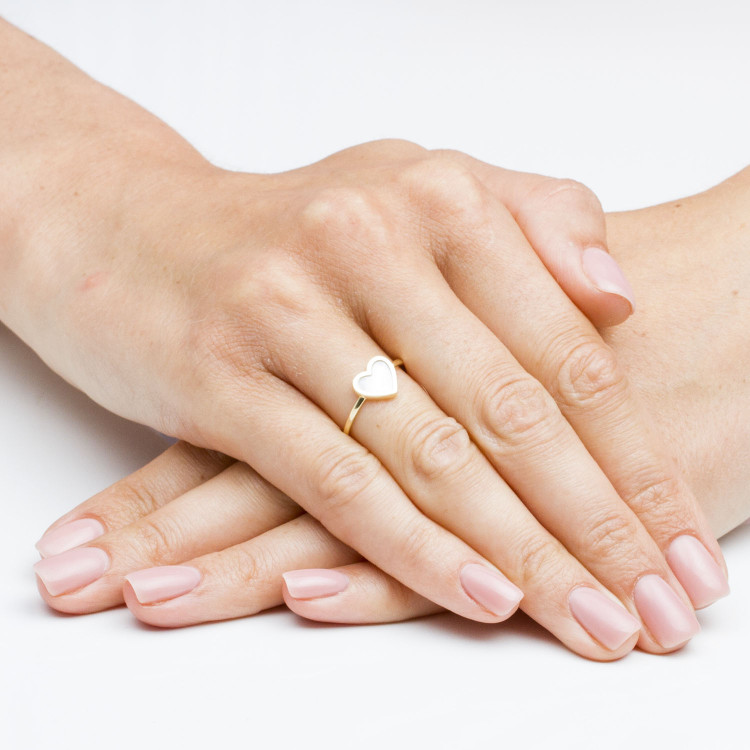 Pierścionek ze złota serce