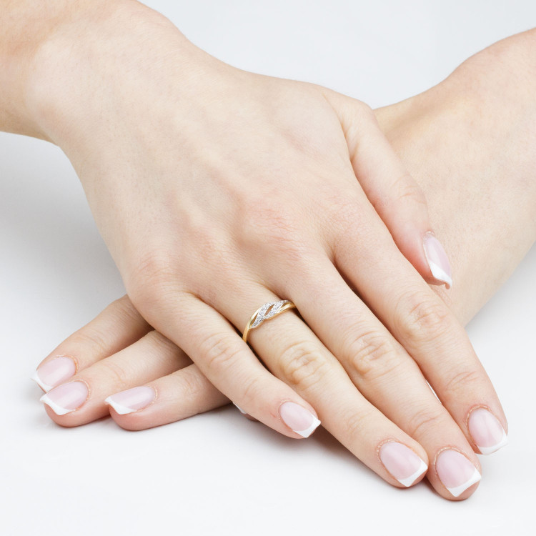 Pierścionek ze złota z cyrkoniami