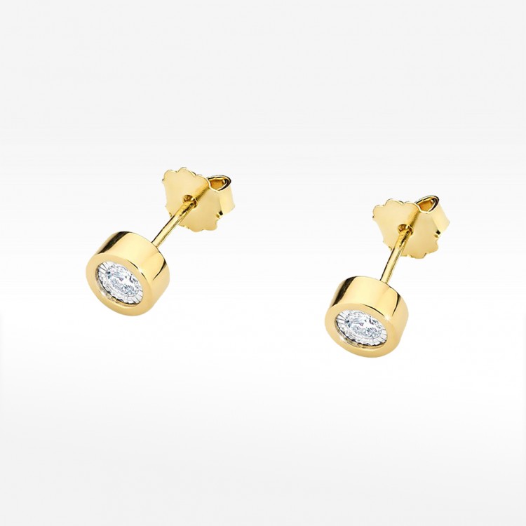 Złote kolczyki z diamentem