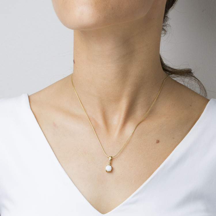 Zawieszka ze złota z opalem