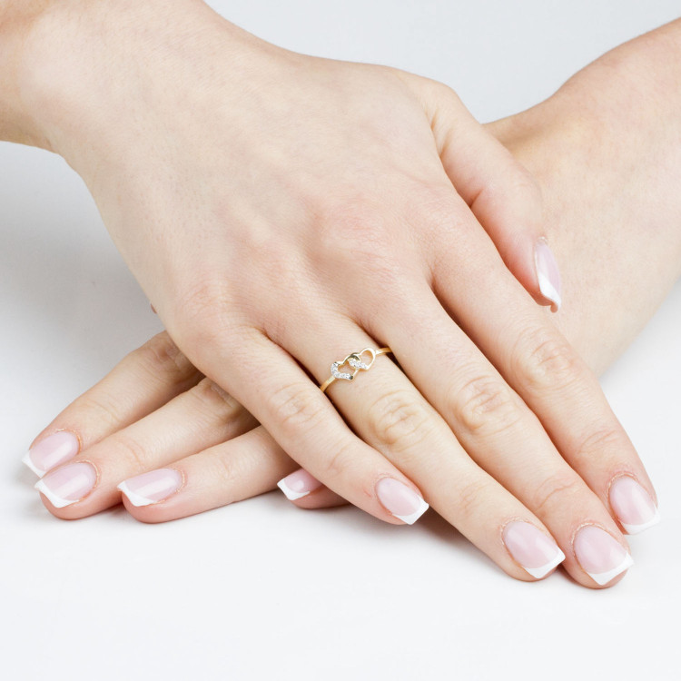 Pierścionek serca z różowego złota z diamentami