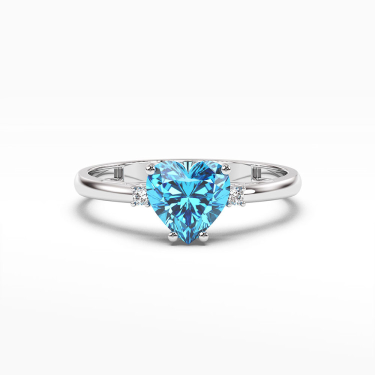 Pierścionek z dużym topazem w kształcie serca