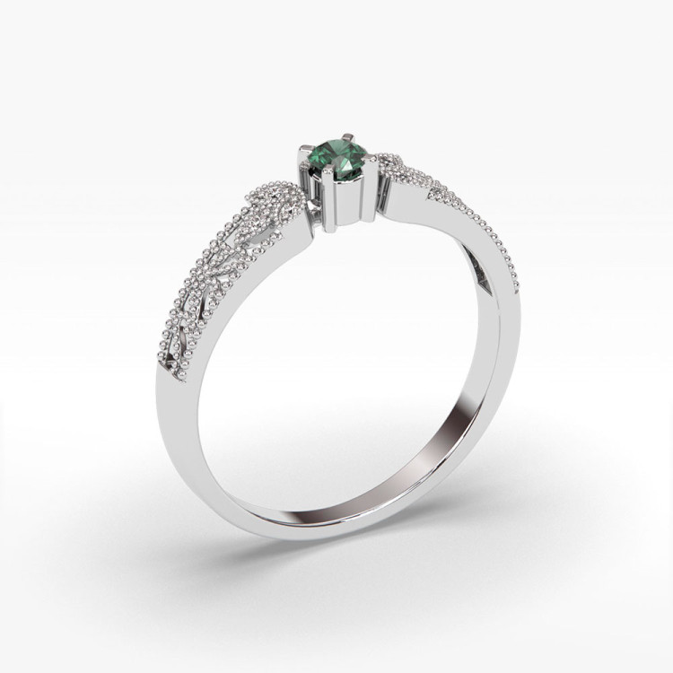 Pierścionek z diamentami i szmaragdem