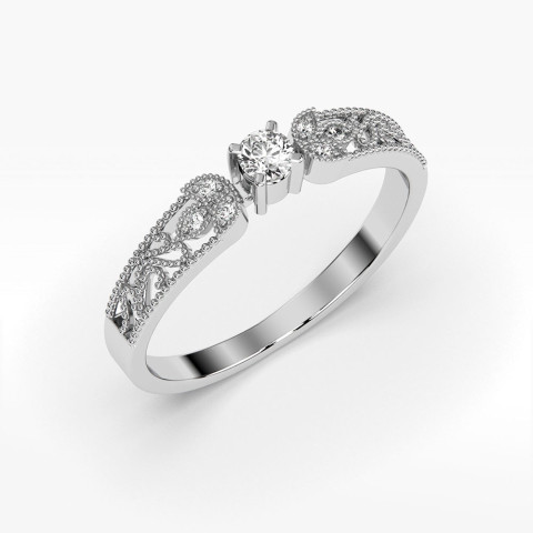 Pierścionek z diamentami