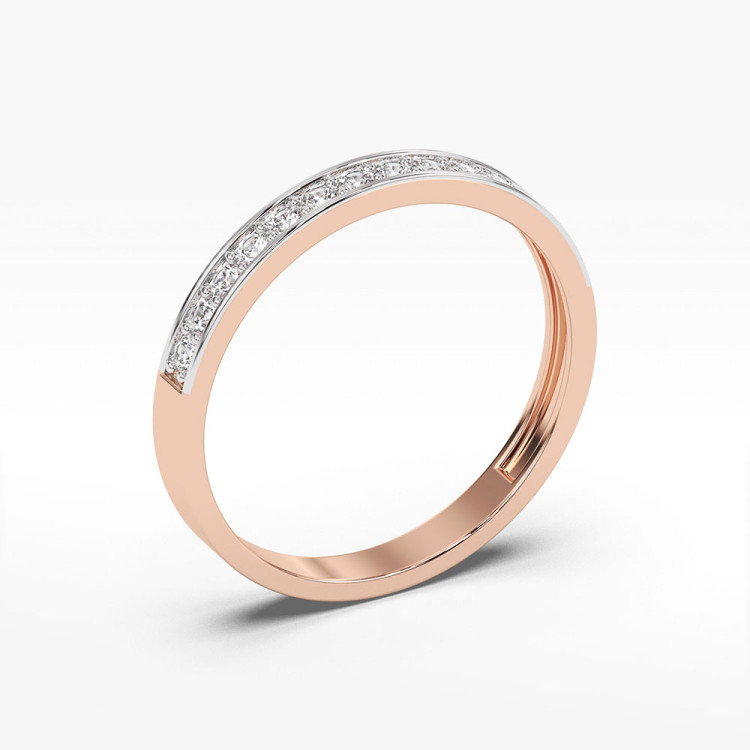 Pierścionek z wieloma diamentami