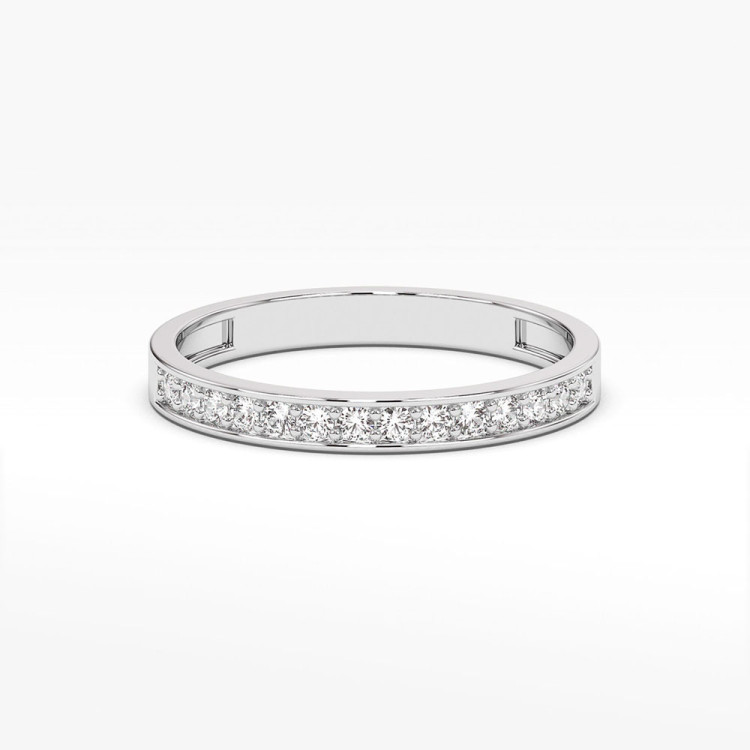 Pierścionek z wieloma diamentami