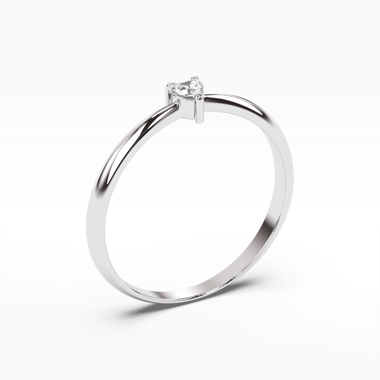 Pierścionek z diamentem w kształcie serca