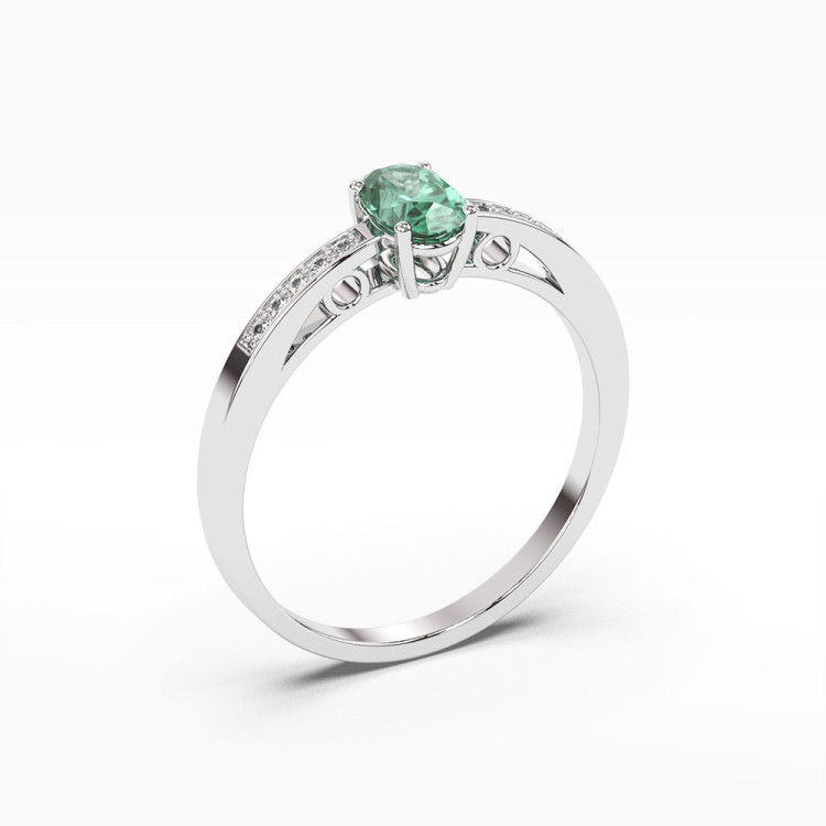 Pierścionek ze złota ze szmaragdem i diamentami