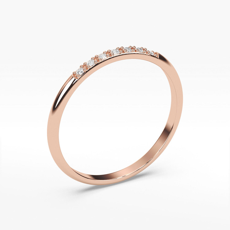Pierścionek z różowego złota z diamentami