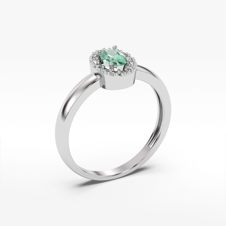 Pierścionek ze szmaragdem i diamentami