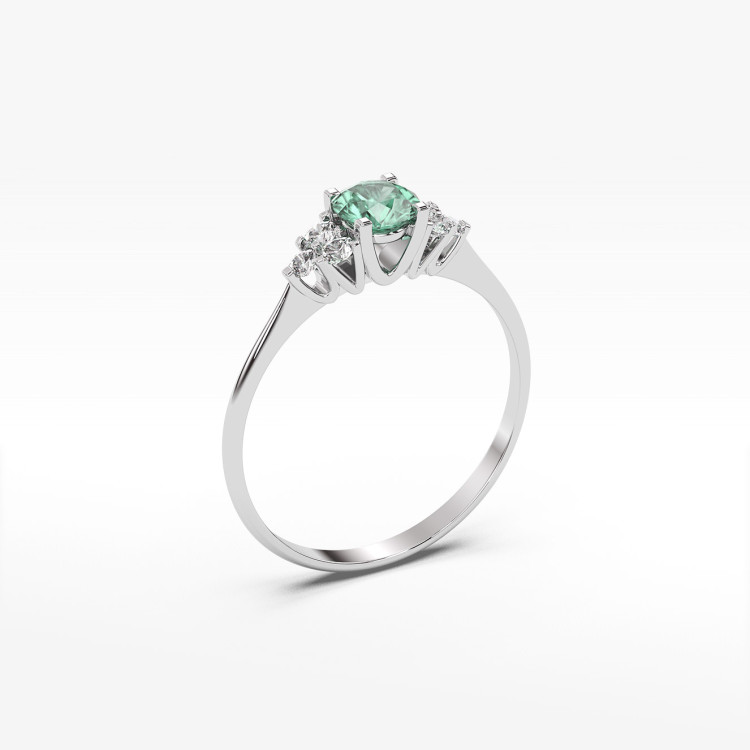 Pierścionek ze szmaragdem i diamentami