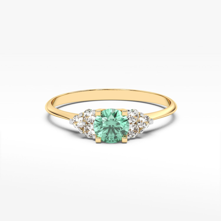 Pierścionek ze szmaragdem i diamentami