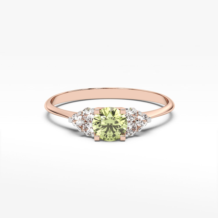 Pierścionek z oliwinem i diamentami