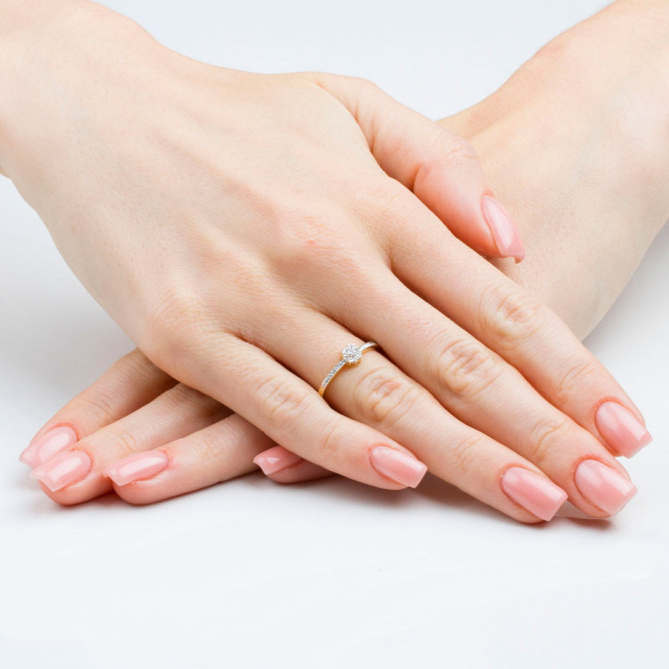 Pierścionek wieczorowy z białego złota z diamentami