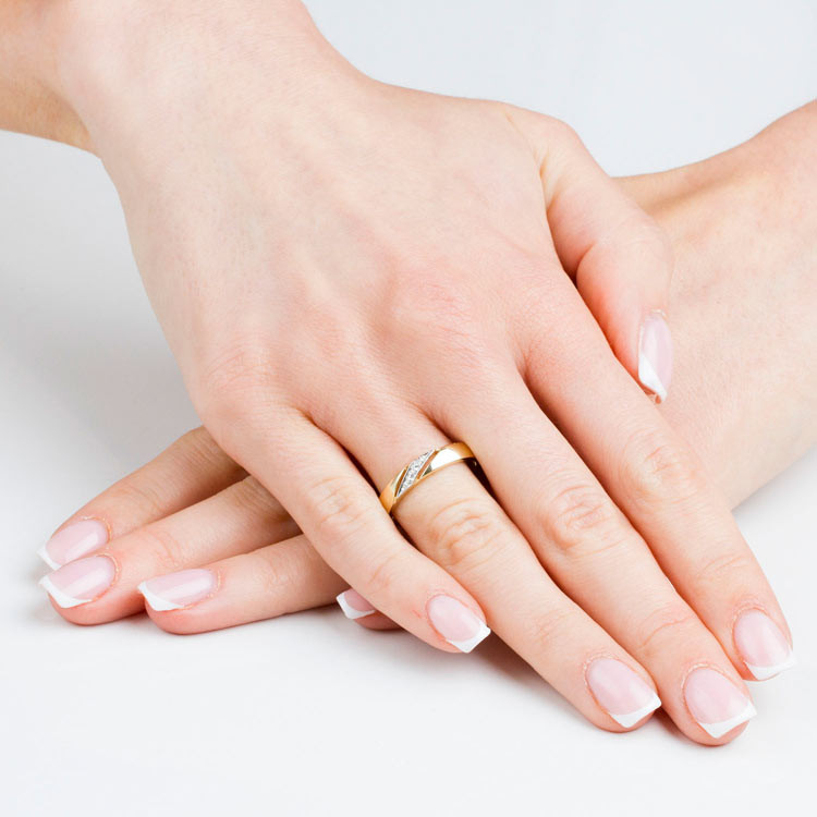 Pierścionek zaręczynowy z diamentami