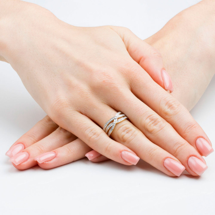 Pierścionek z diamentami