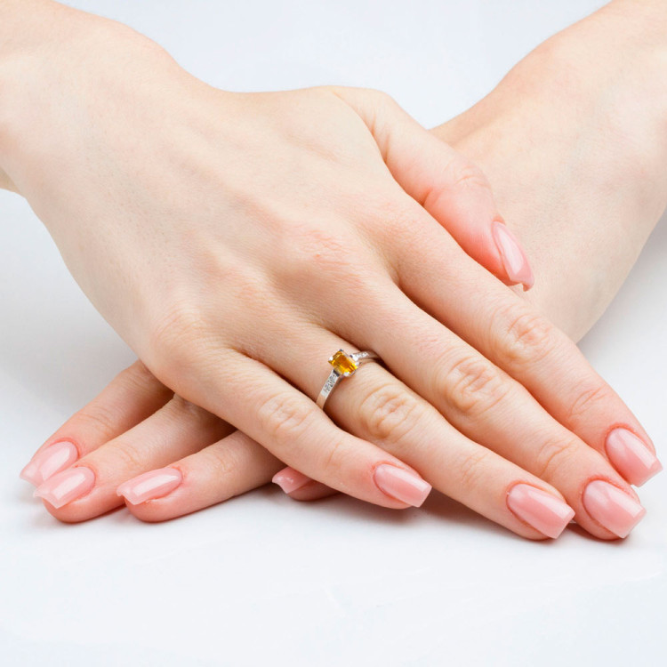 Pierścionek ze złota z cytrynem i diamentami