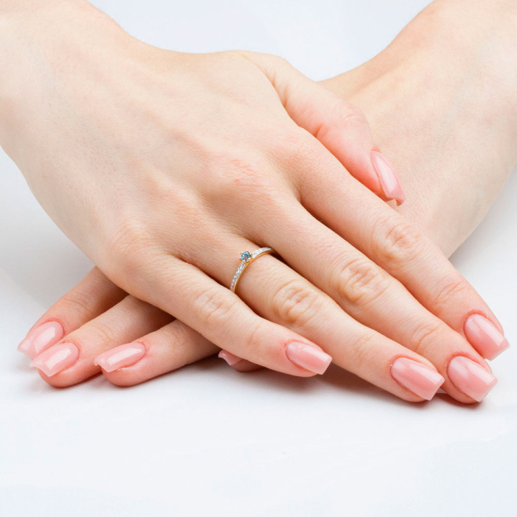 Pierścionek z topazem i diamentami