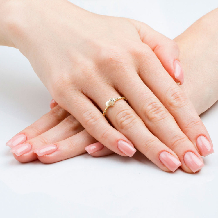 Pierścionek zaręczynowy ze splotem serduszko