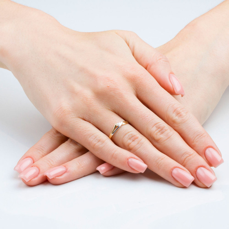 Pierścionek z diamentem