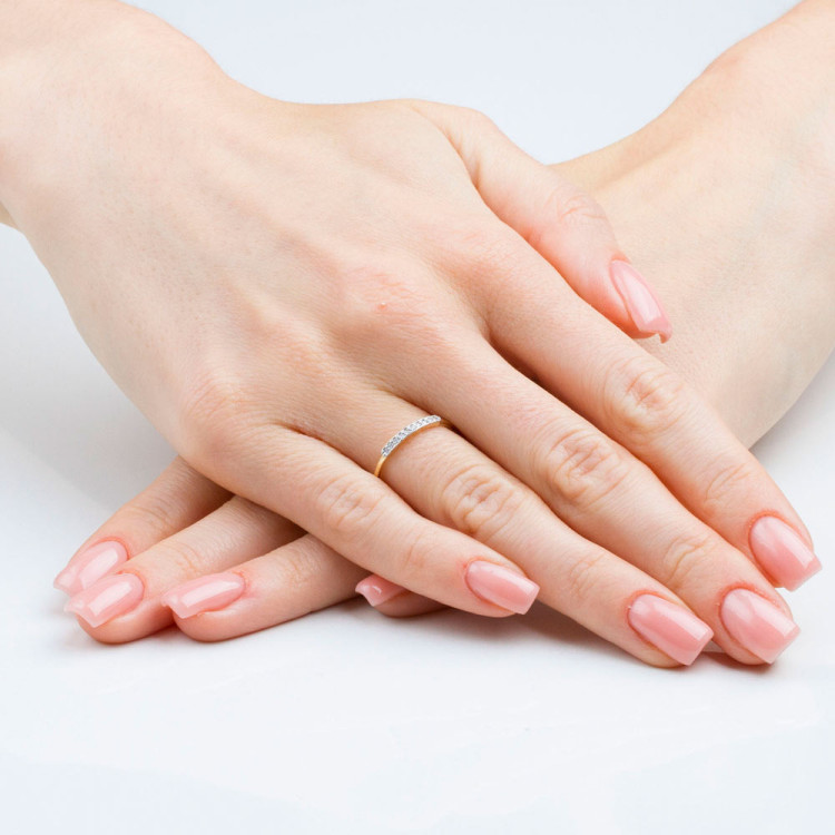 Pierścionek z żółtego złota z diamentami