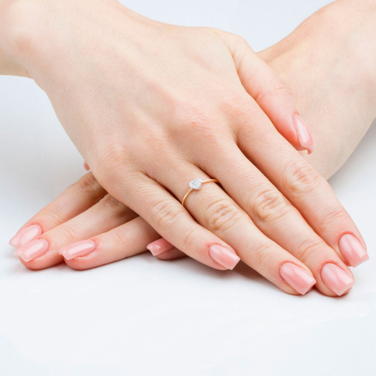 Pierścionek serce wysadzane diamentami