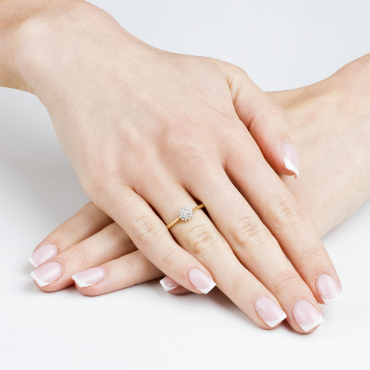 Pierścionek z diamentami