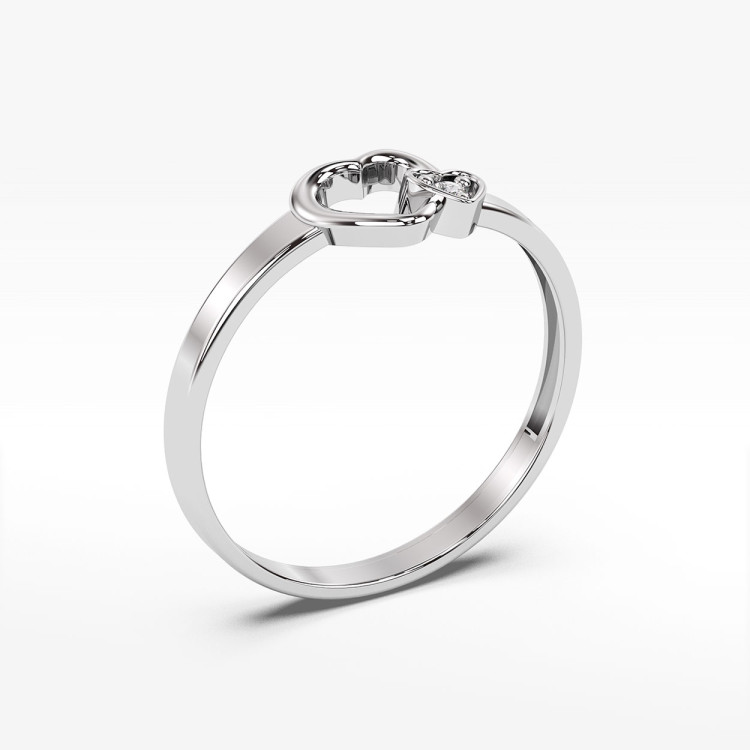 Złoty pierścionek z motywem serca i diamentem