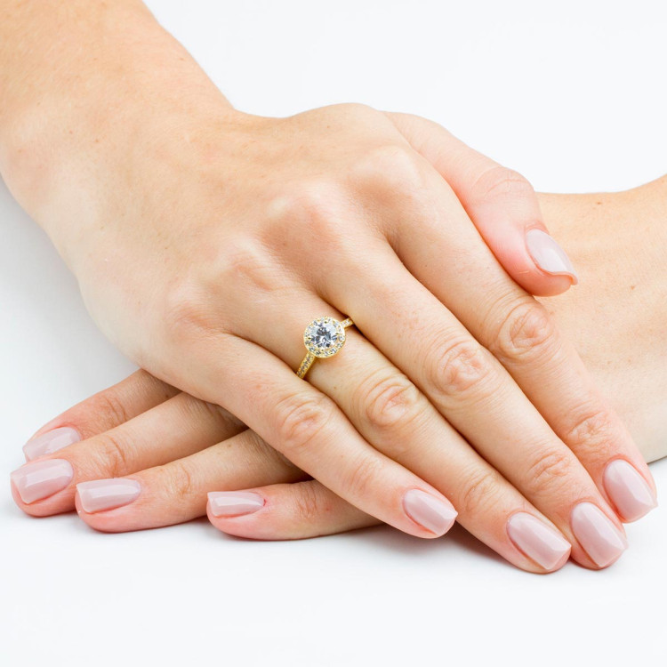 Pierścionek zaręczynowy z diamentami