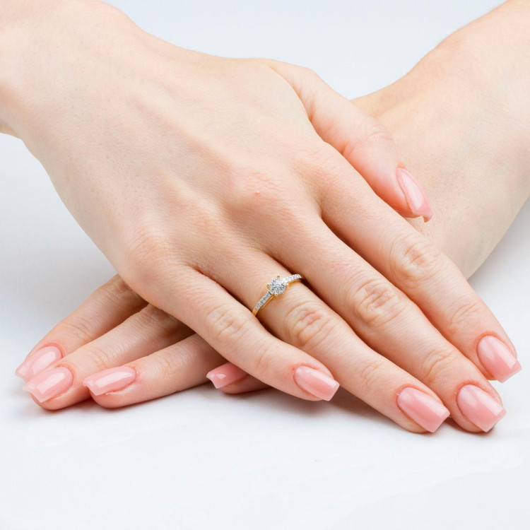 Pierścionek z diamentami