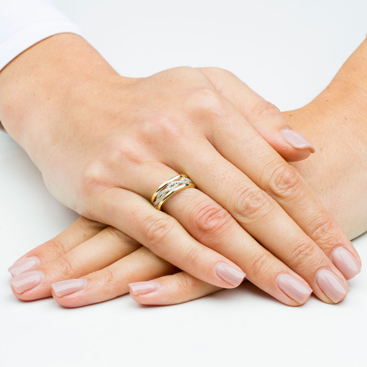 Pierścionek ze złota z cyrkoniami