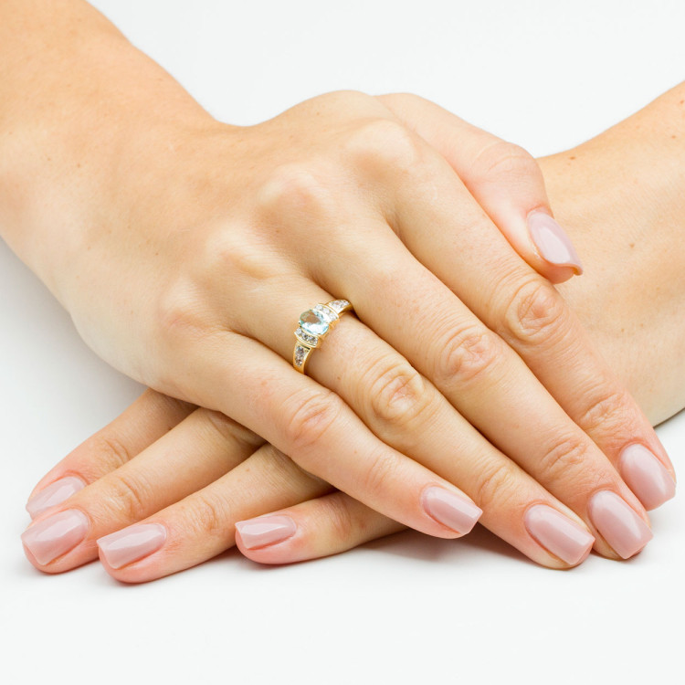 Pierścionek ze złota z niebieską cyrkonią