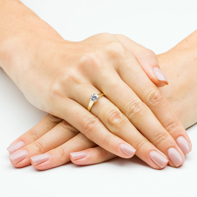 Pierścionek ze złota z cyrkonią